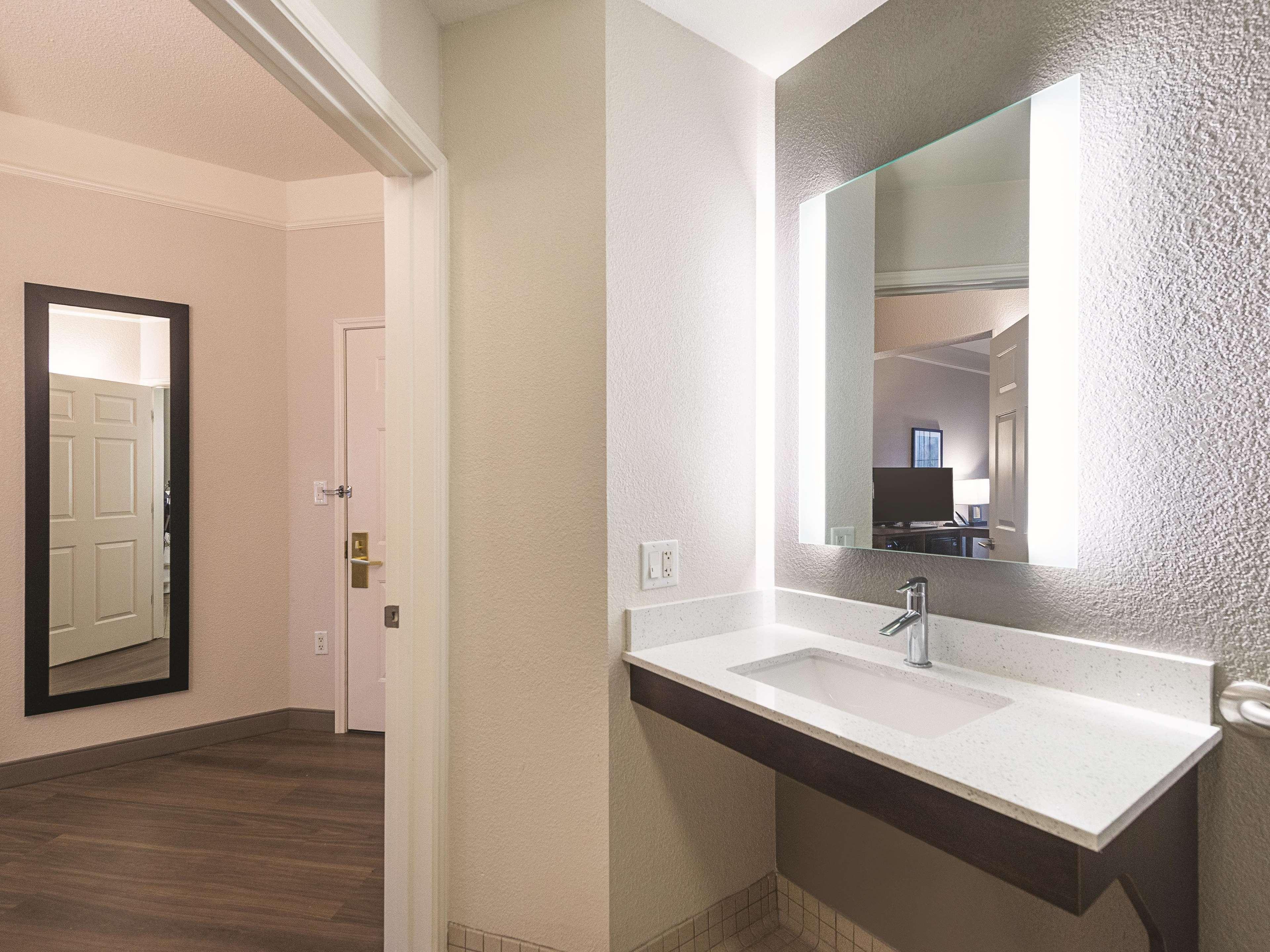 La Quinta By Wyndham Oklahoma City - Nw Expwy Экстерьер фото