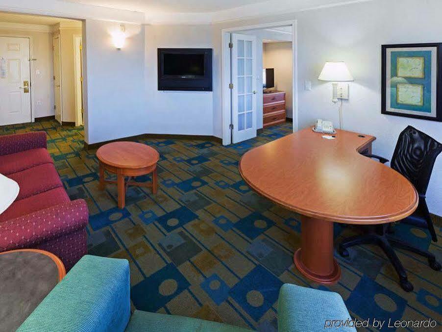 La Quinta By Wyndham Oklahoma City - Nw Expwy Экстерьер фото